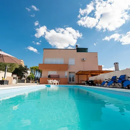 Family-friendly With Swimming Pool Sukosan, Zadar - 23934 アパート *
