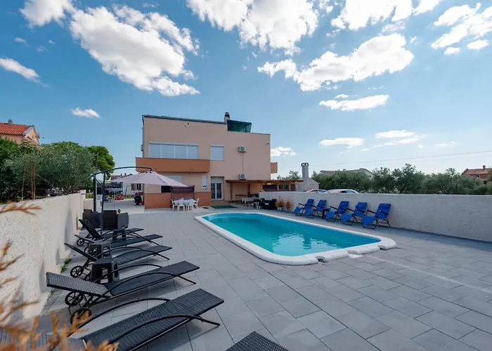 Appartement Family-friendly With Swimming Pool Sukosan, Zadar - 23934 *