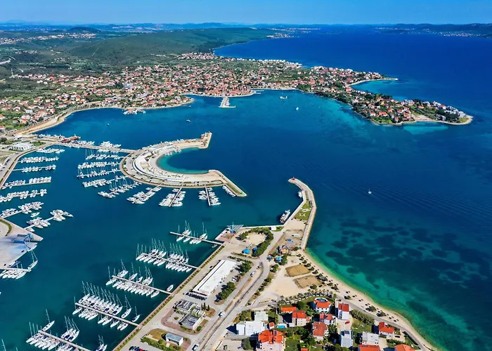 Appartement Family-friendly With Swimming Pool Sukosan, Zadar - 23934 Sukošan