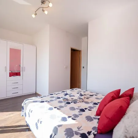Family-friendly With Swimming Pool Sukosan, Zadar - 23934 דירה *